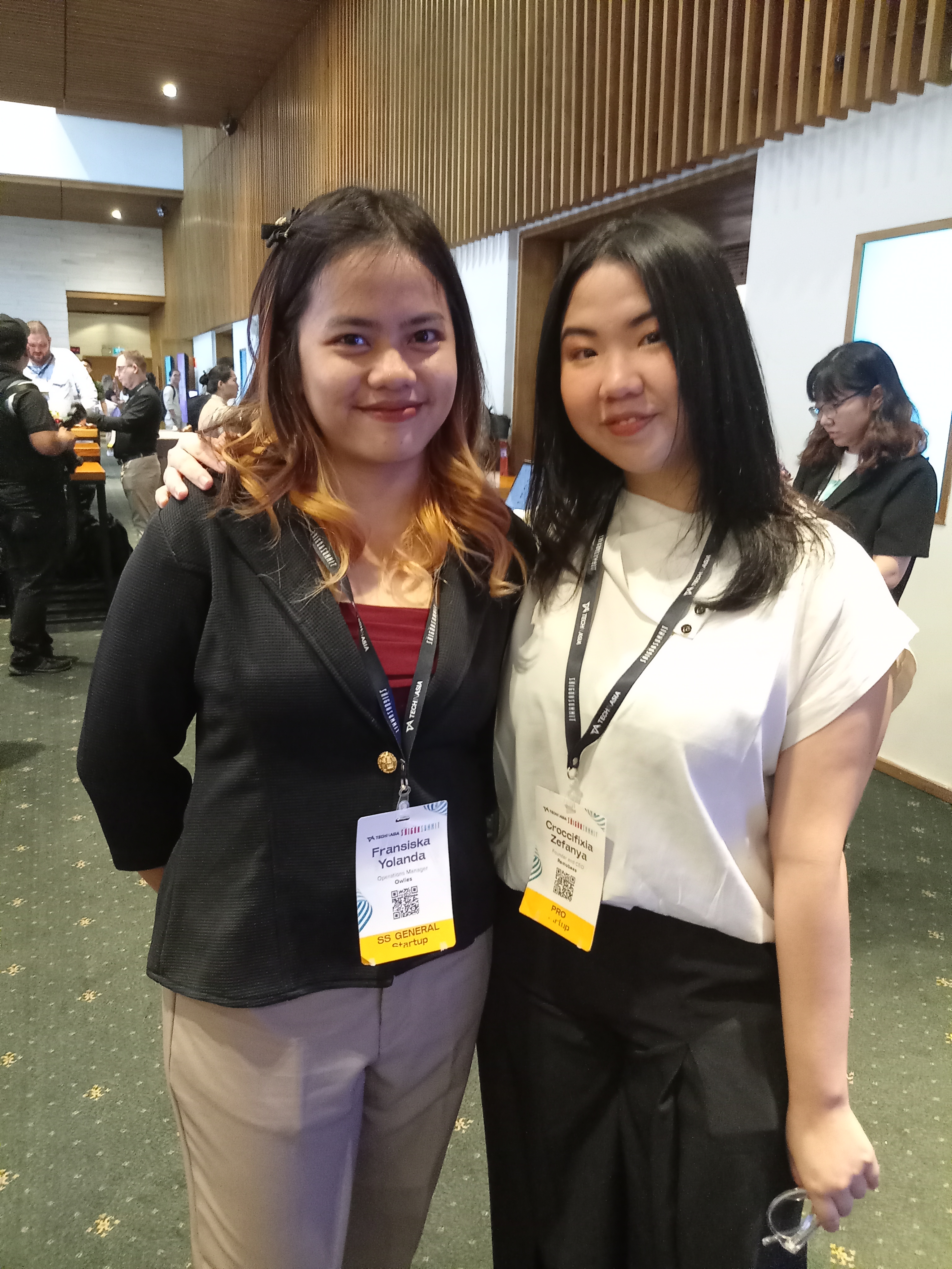 Photo of Crucifixia Zefanya from Remobees, and Fransiska Yolanda from Owlies